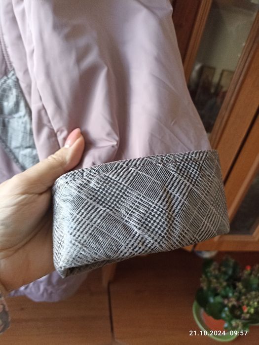 Гарний жіночий плащ пальто