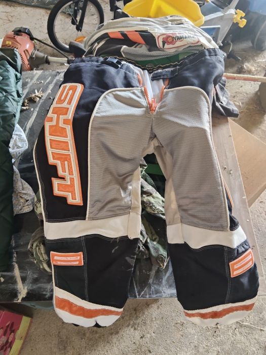 Colete de enduro e casaco