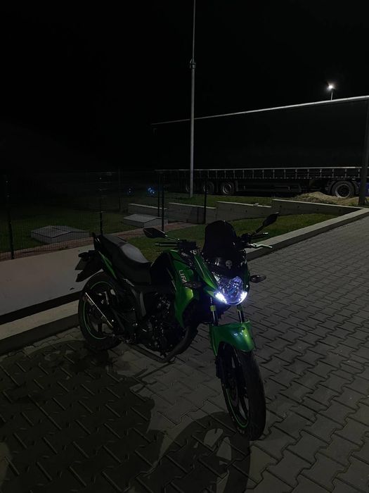 Продам мотоцикл lifan kp 200