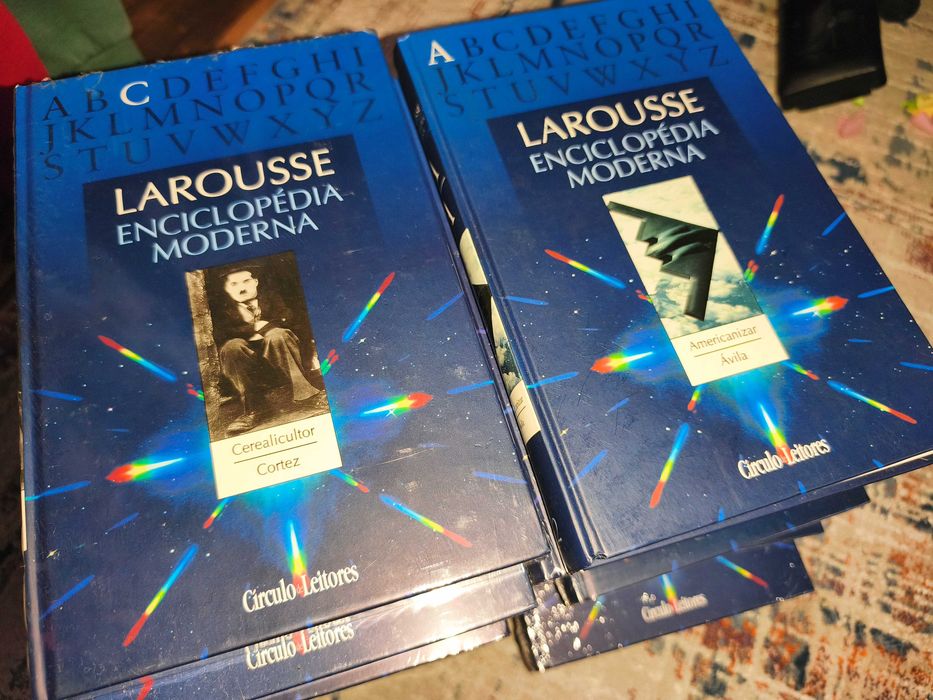 Enciclopédia Moderna Larousse - 18 volumes
