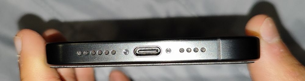 Vendo iPhone 15 pro max 256 GB (ofereço capas e películas)