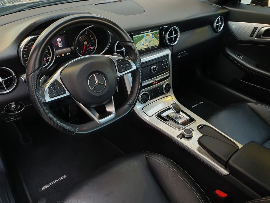 Mercedes-Benz SLC 180 9G-TRONIC RedArt Edition