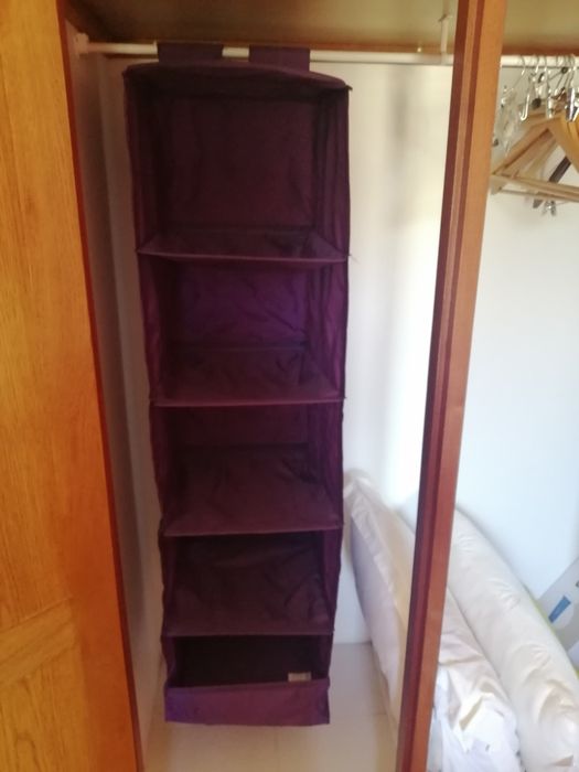 Organizador de roupa vertical Roxo marca Ikea em ótimo estado