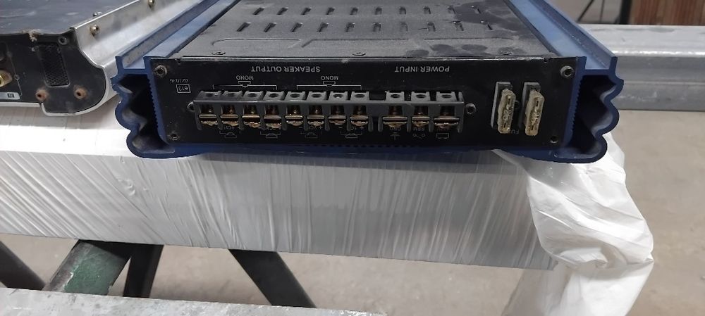 Vendo 2 amplificadores marca Mac áudio.  Com um cabo 4 vias com 10 m