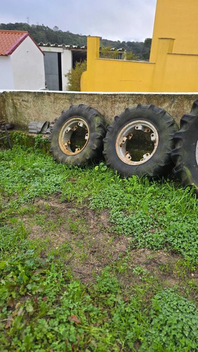 Vendo Rodas para trator USADAS BARATAS.