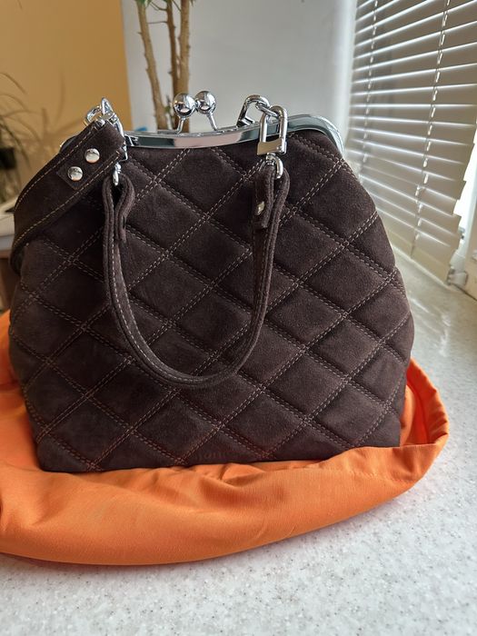 Замшева сумка на застібці