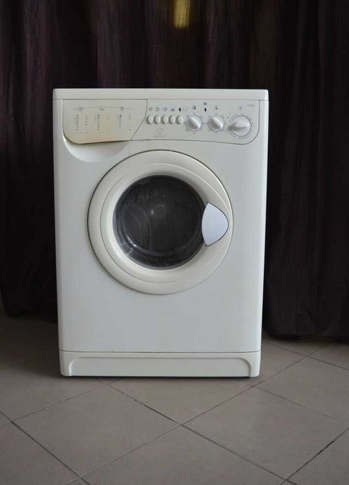 Пральна машина indesit ws105tx