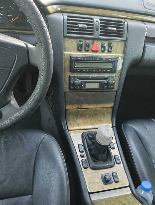 Mercedes Benz Carrinha E250 Diesel 113cv, 7 lugares — photo 3