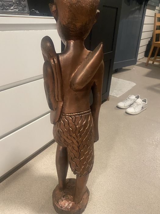 Estatueta africana em madeira