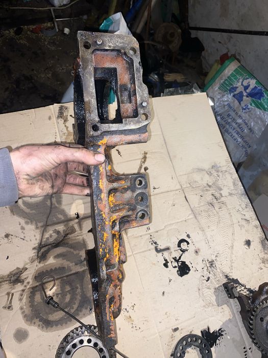 Пропоную увазі шестерні та передню кришку до мтз під двигун д 240-45