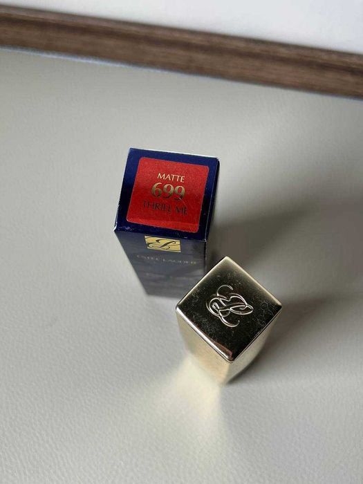 Губна помада Estee Lauder Pure Color