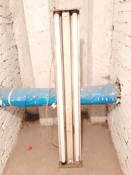 lampa garażowa kompletna: oprawa + 2 świetlówki + 2 startery + kabel