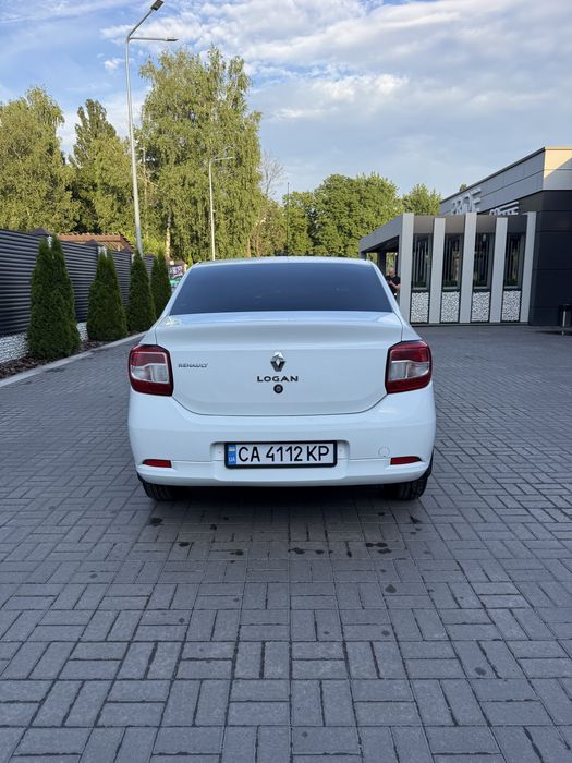 Renault Logan 2 2016 1.2 газ бензин.