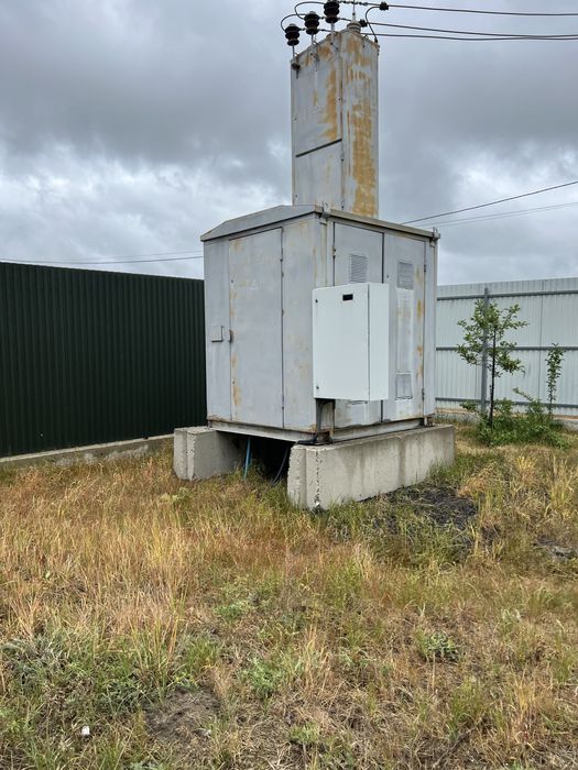 Продаж комерційних приміщень з ділянкою 80 сотих