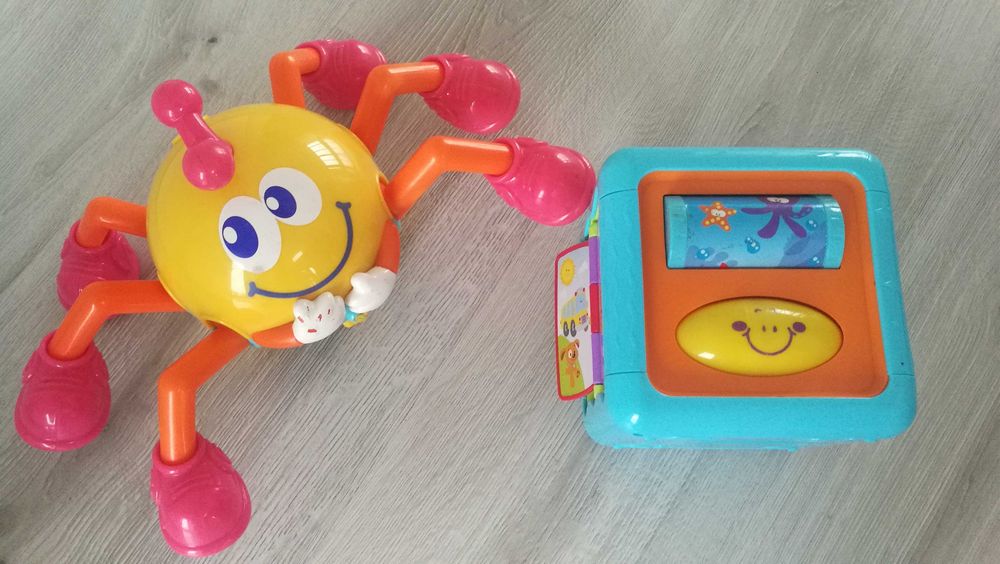 Kostka Smily Play sensoryczna interaktywna edukacyjna pająk