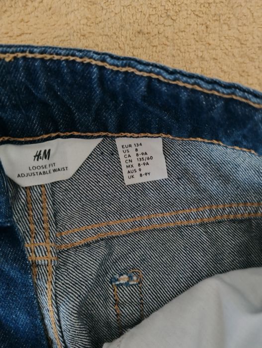 джинси вільного крою від H&M