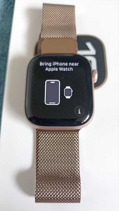 Apple Watch Series 10 42 mm Rose Gold + оригінальний ремінець Gold + 5 ременців