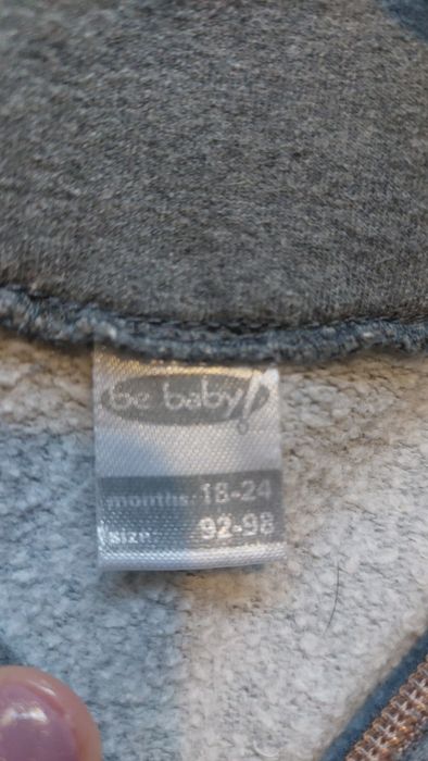 Rozpinana bluza z uszkami na kapturze