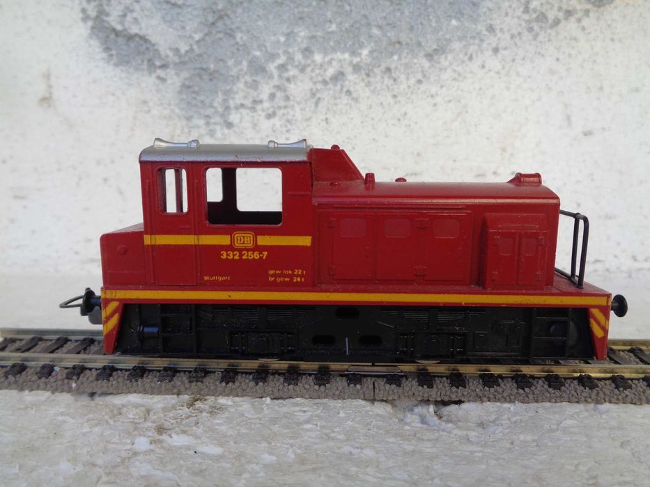 1:87 LIMA Locomotiva diesel V332 de manobras comboio com luz