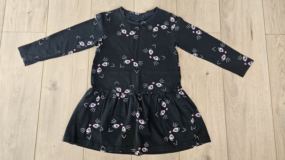 Sukienka w rozmiarze 104