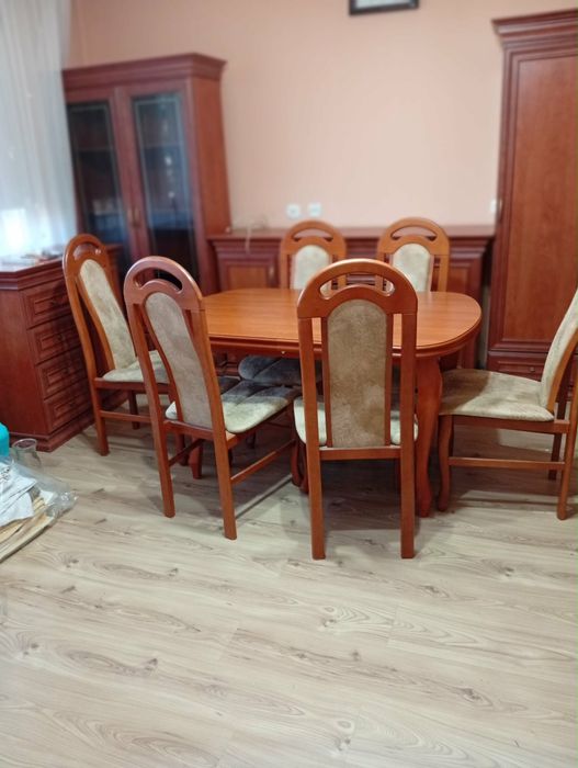 Komplet zestaw stylowych mebli stół z krzesłami i meblościanka