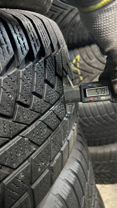 Комплект зимової гуми 265/60/18
