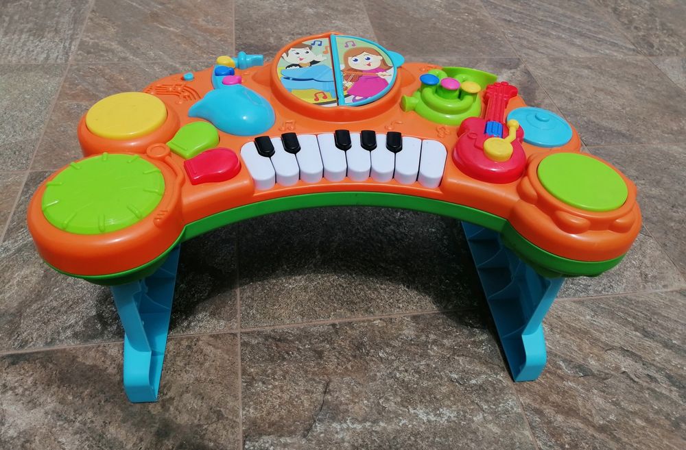 Piano didático para criança