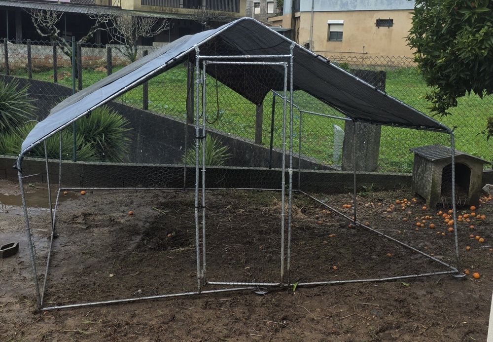 Vendo 2 galinheiros para exterior Pawhut