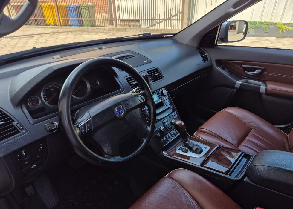 Продам Volvo XC 90 2.4 TDI 4X4