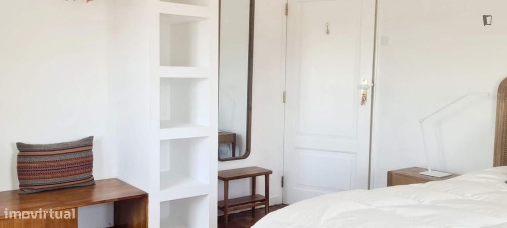 Quarto - localizado em Setubal
