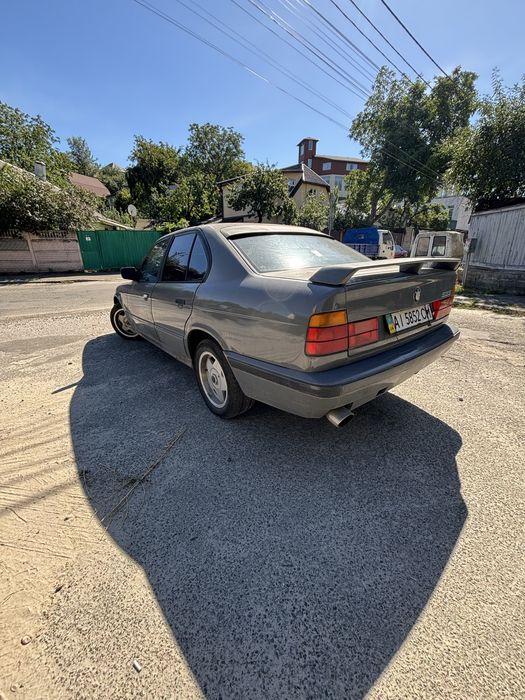 Продам  BMW 520I