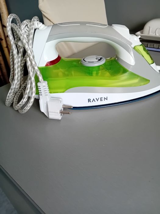 Żelazko parowe Raven