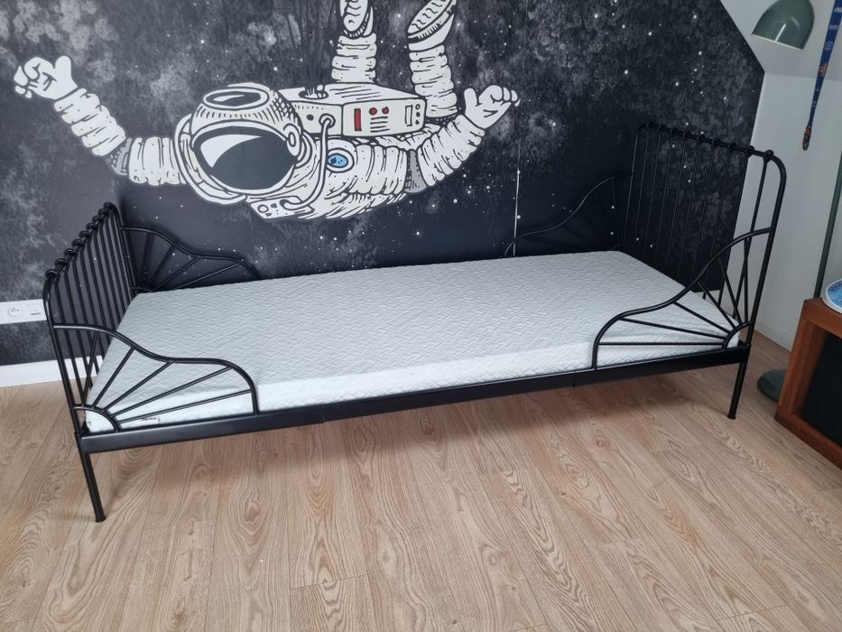 Łóżko dzieciece regulowane ikea z materacem