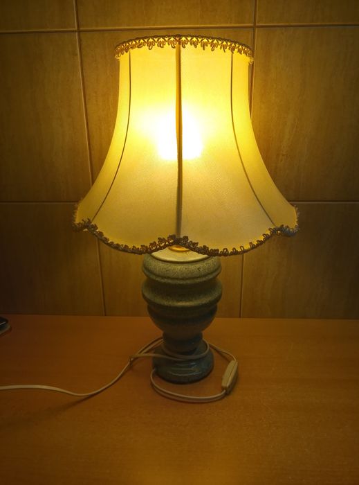 Lampa pokojowa ceramiczna PRL retro vintage wysokość 40/50 cm