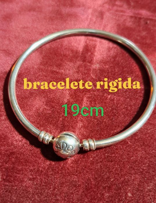 Pulseiras Pandora prata.