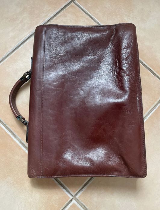 Pasta em pele castanha