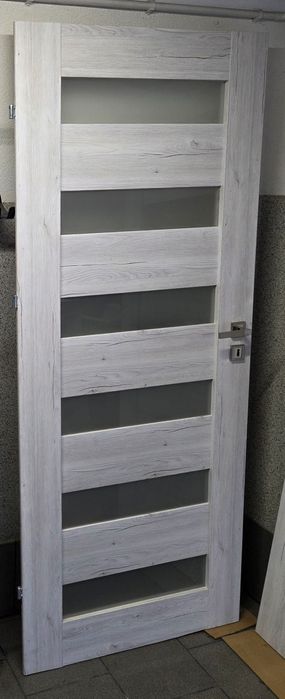 Drzwi pokojowe lewe 80, 1szt.,  łazienkowe prawe 70, 1 szt.