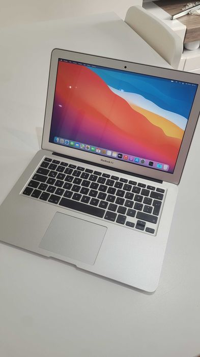 Laptop MacBook Air A1466 i5 8GB ram 120GB dysk BigSur