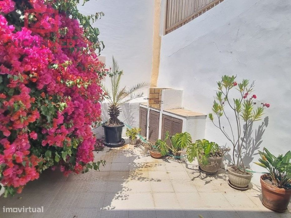 Casa no centro de Almoçageme