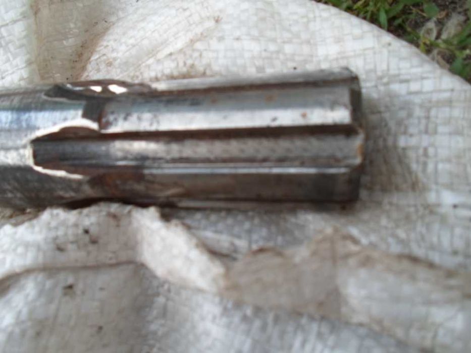 полуось моста Т-16 длинная  с тормозным барабаном