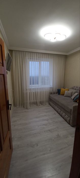 3-х кімн. Квартира вул Хотинська  кімн. окремі