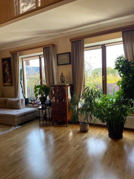 Будинок м. Тернопіль. Затишний будинок і ділянка 10 сот.