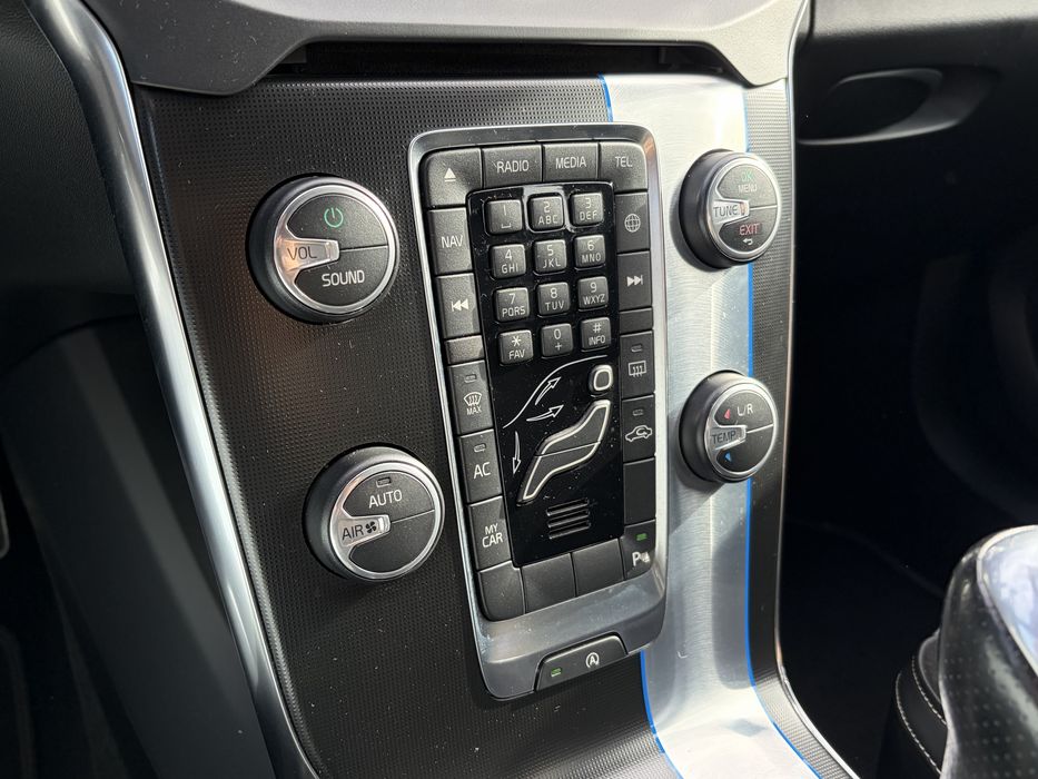 Volvo v40 D2 R Design