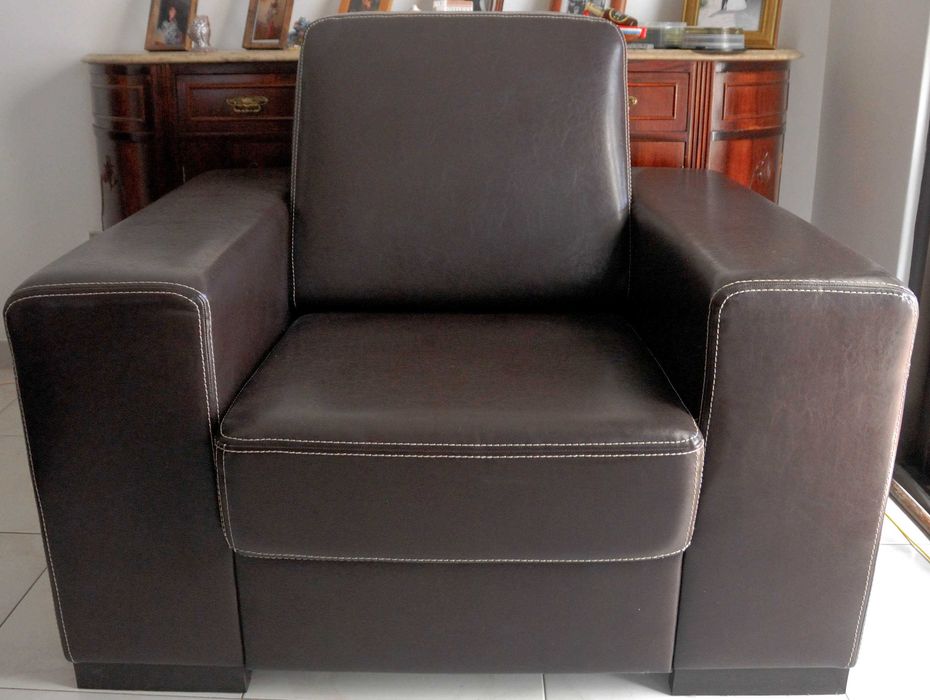 Jogo de sofás em pele