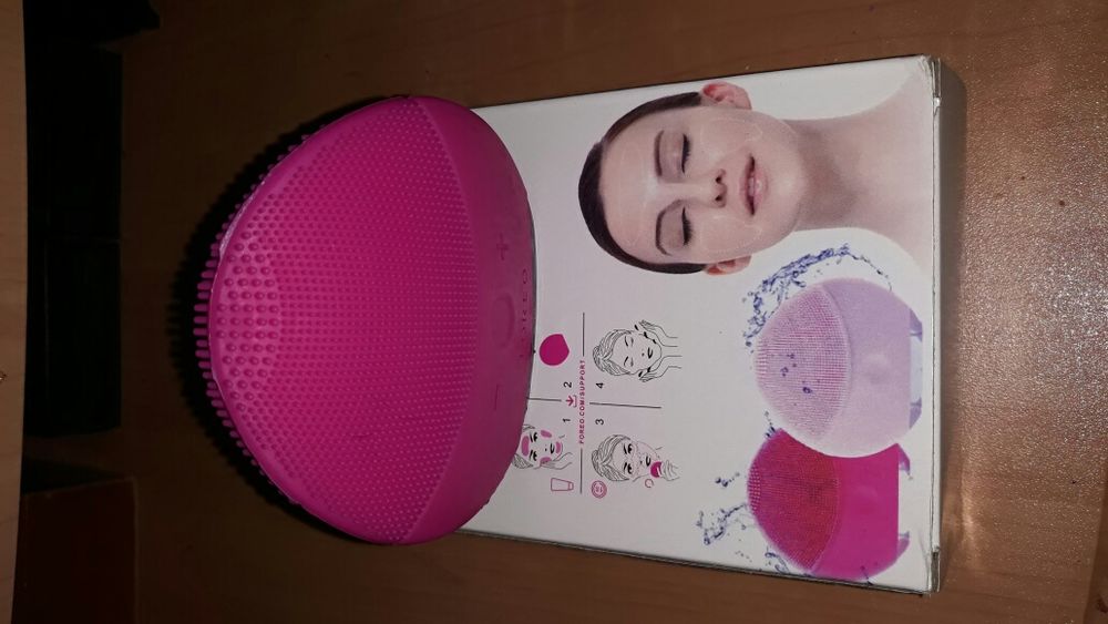 Щётка для чистки лица