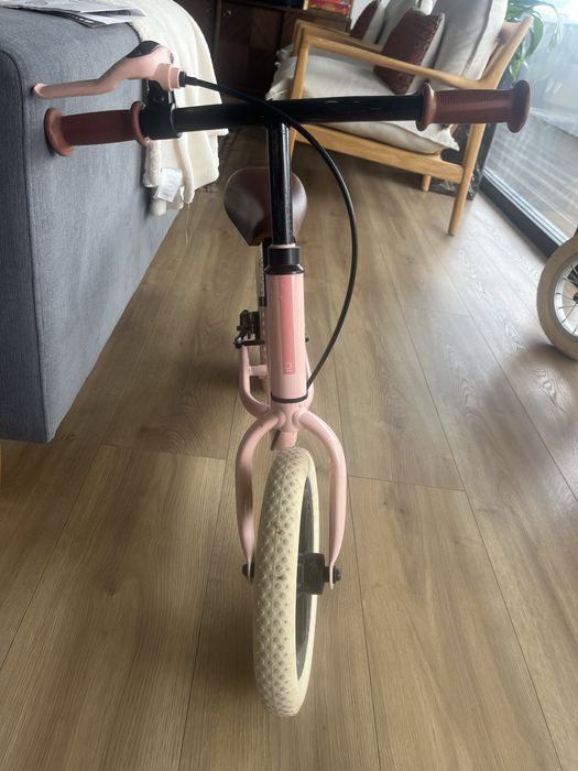 Bicicleta de aprendizagem rosa, B'twin (decathlon)