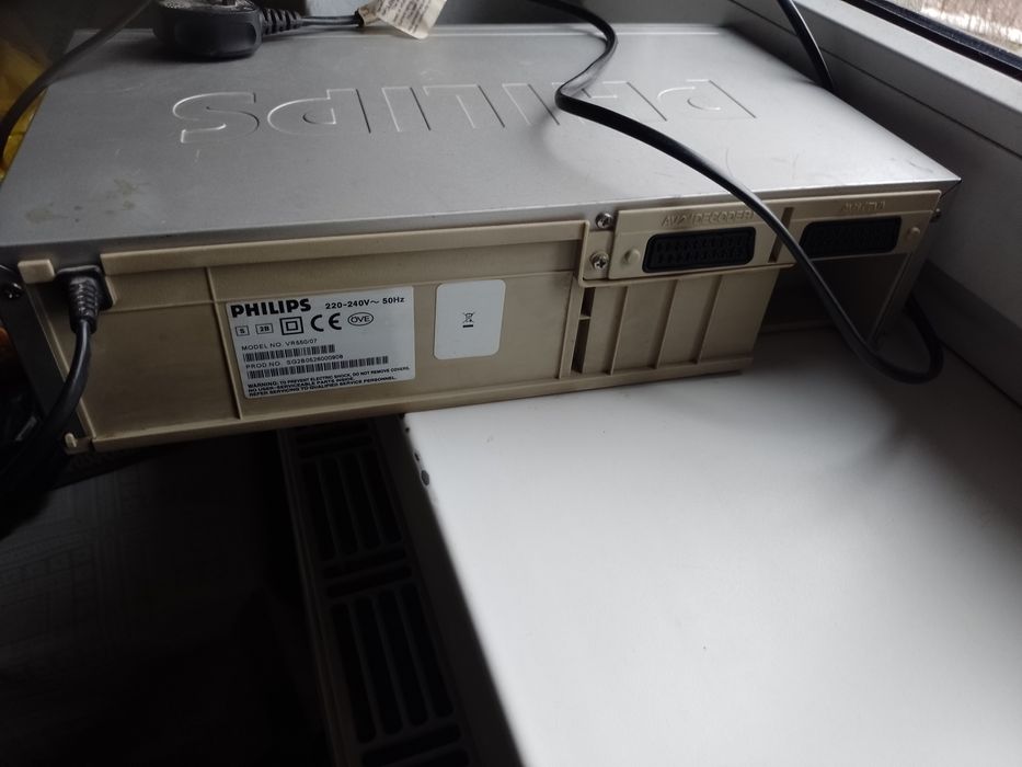 Odtwarzacz vhs Philips VR 550 wtyczka angielska brak pilota