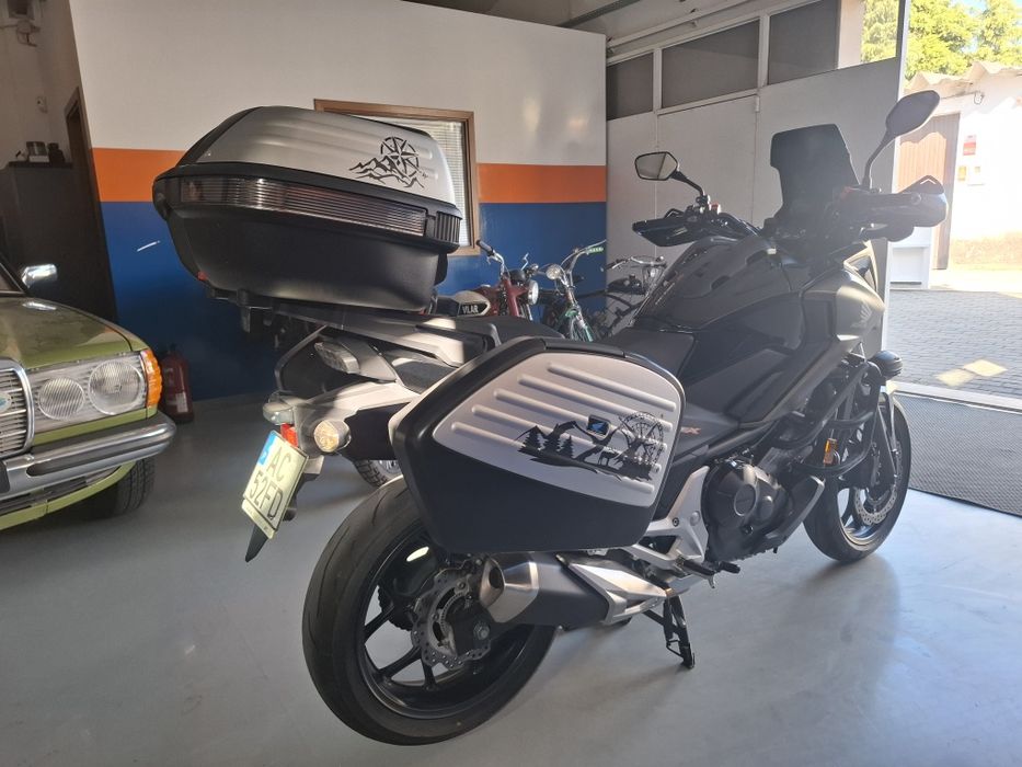 Honda Nc 750X muito  equipada