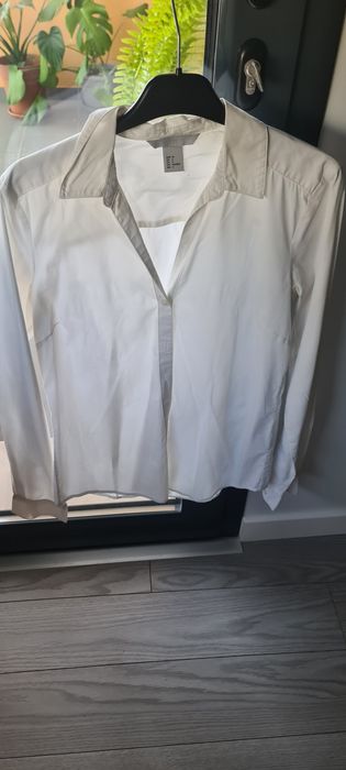 Peças de roupa venda de garagem