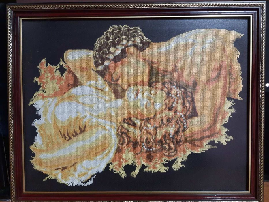 Вишита нитками картина